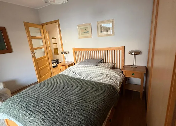 Family Friendly Flat Steps From The Zoo Vratislav