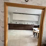 Family Friendly Flat Steps From The Zoo شقة فروتسواف