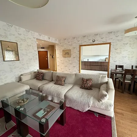 Family Friendly Flat Steps From The Zoo 아파트 브로츠와프
