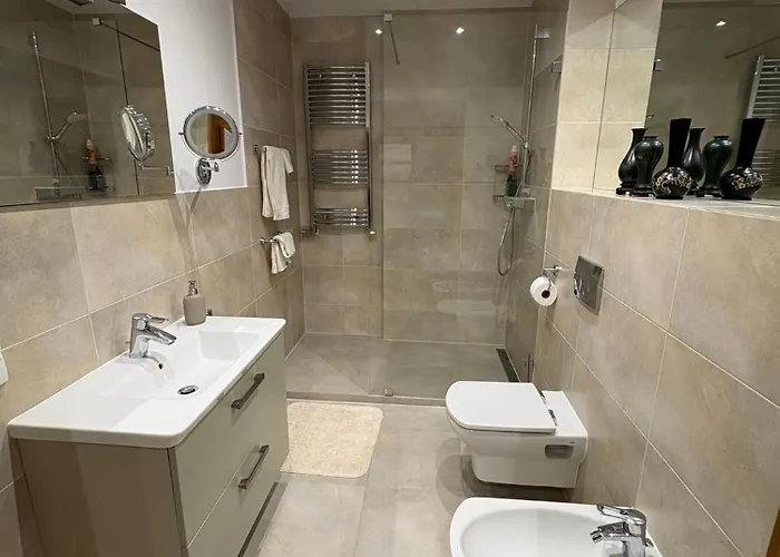 Family Friendly Flat Steps From The Zoo Βρότσλαβ